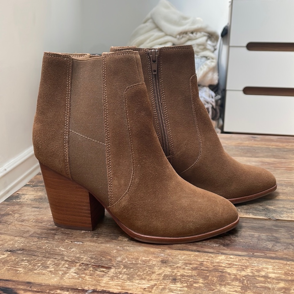 NWOT Soludos Suede Ankle Boots
